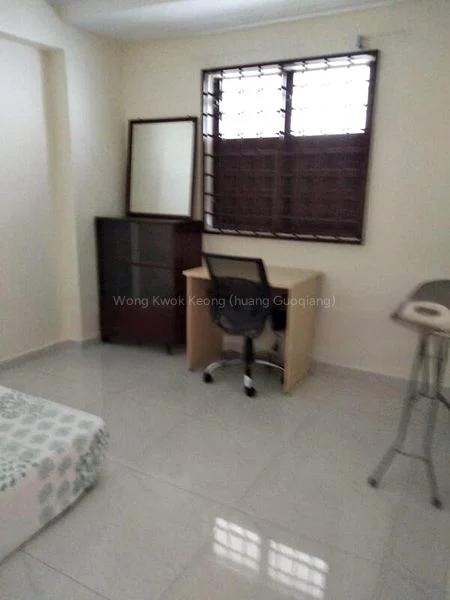 3 Room (3I) HDB for Rent in  305 Serangoon Avenue 2 - Image 1